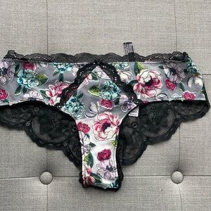 SALE!!!!! Victoria’s Secret cheeky panty